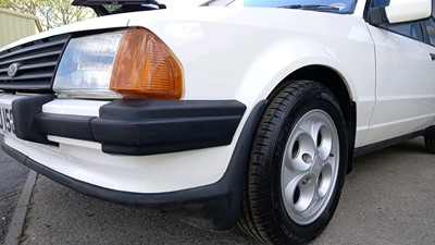 Lot 87 - 1982 FORD ESCORT XR3