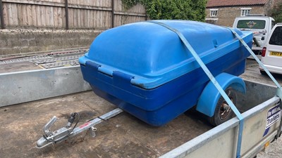 Lot 20 - CAMPING TRAILER