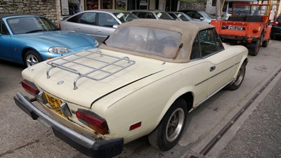 Lot 12 - 1979 FIAT 124 SPIDER