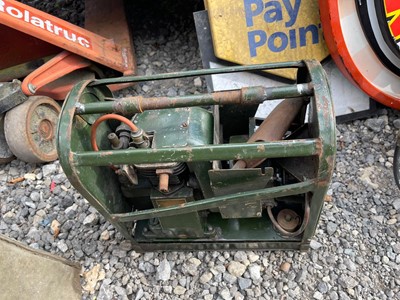Lot 583 - 1945 ARMY LIGHTWEIGHT CHARGING UNIT