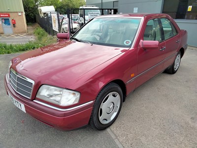 Lot 546 - 1994 MERCEDES C180