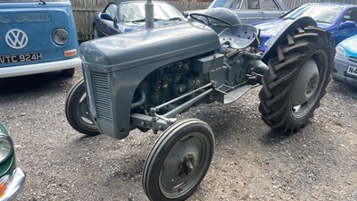 Lot 98 - FERGUSON TRACTOR