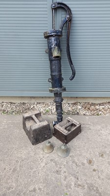 Lot 216 - GARDEN PUMP & WEIGHTS