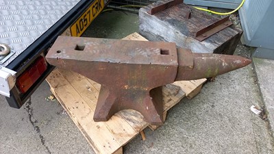 Lot 196 - LARGE ANVIL ON WOODEN BLOCK