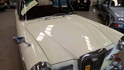 Lot 384 - 1969 WOLSELEY 16/60