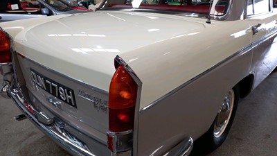 Lot 384 - 1969 WOLSELEY 16/60