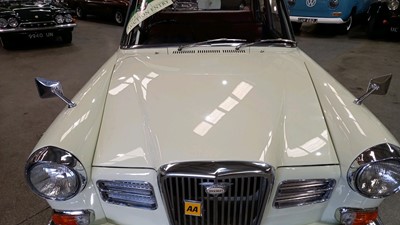 Lot 384 - 1969 WOLSELEY 16/60