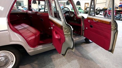 Lot 384 - 1969 WOLSELEY 16/60