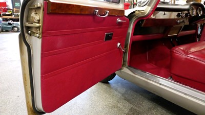 Lot 384 - 1969 WOLSELEY 16/60