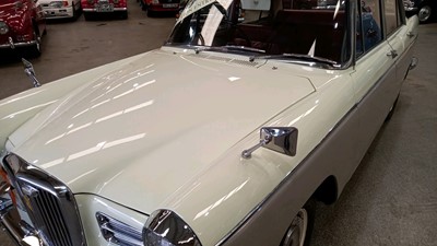Lot 384 - 1969 WOLSELEY 16/60