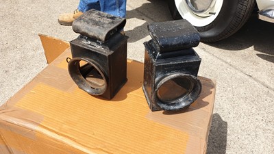 Lot 154 - FORD MT LAMPS