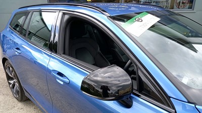 Lot 117 - 2019 VOLVO	V60 R-DESIGN D4 AUTO