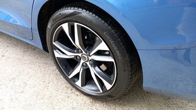 Lot 117 - 2019 VOLVO	V60 R-DESIGN D4 AUTO