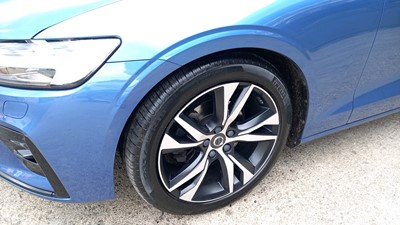 Lot 117 - 2019 VOLVO	V60 R-DESIGN D4 AUTO