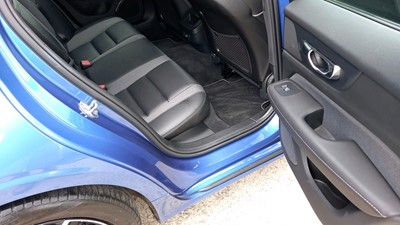 Lot 117 - 2019 VOLVO	V60 R-DESIGN D4 AUTO