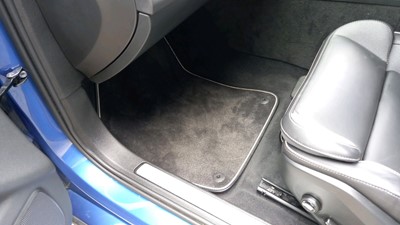 Lot 117 - 2019 VOLVO	V60 R-DESIGN D4 AUTO