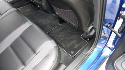Lot 117 - 2019 VOLVO	V60 R-DESIGN D4 AUTO
