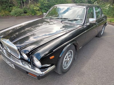 Lot 28 - 1984 DAIMLER DOUBLE SIX AUTO