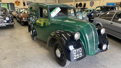 Lot 74 - 1953 MORRIS Z VAN