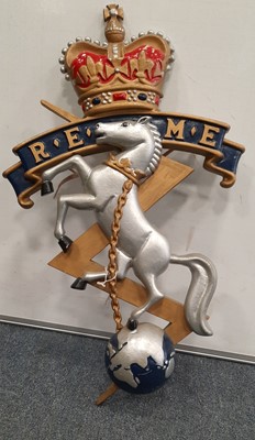 Lot 149 - RADIATOR GRILL BADGE
