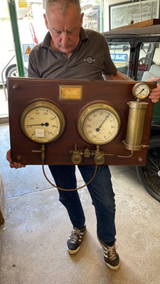 Lot 259 - GAUGE SET