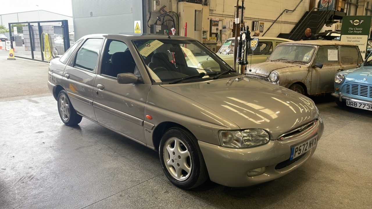 Lot 408 - 1997 FORD ESCORT GHIA X