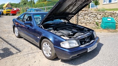 Lot 18 - 1996 MERCEDES SL280 AUTO