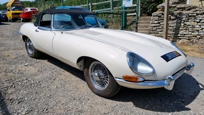 Lot 17 - 1965 JAGUAR E TYPE SPORTS