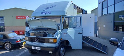 Lot 130 - 1988 MERCEDES 811D LAMBOURN CONTINENTAL HORSEBOX
