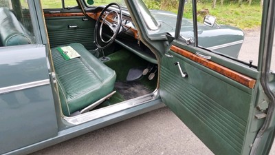 Lot 569 - 1962 SINGER VOGUE