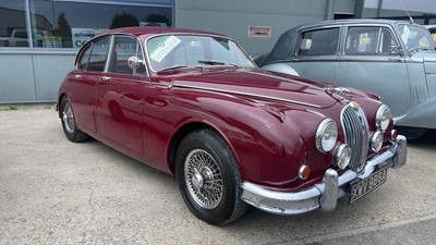 Lot 10 - 1963 JAGUAR MK II