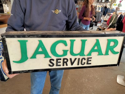 Lot 101 - JAGUAR LIGHT-UP SIGN
