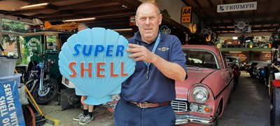 Lot 336 - SUPER SHELL GLOBE