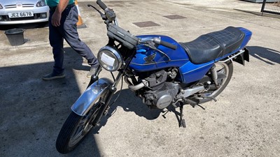 Lot 34 - 1982 HONDA CB250N