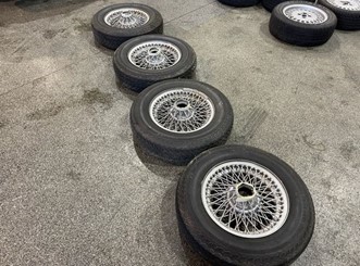 Lot 85 - JAGUAR MK 2 WHEELS