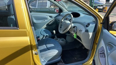 Lot 272 - 2001 TOYOTA YARIS GS