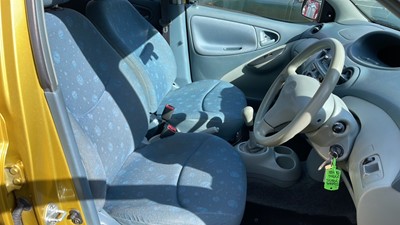 Lot 272 - 2001 TOYOTA YARIS GS