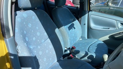 Lot 272 - 2001 TOYOTA YARIS GS