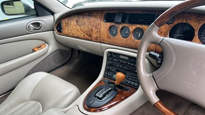 Lot 348 - 1998 JAGUAR XK8