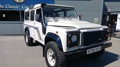 Lot 382 - 1993 LAND ROVER DEFENDER 110 TD