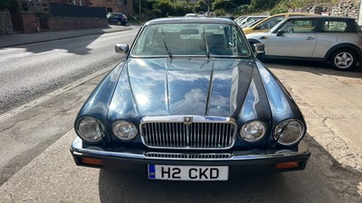 Lot 414 - 1990 JAGUAR SOVEREIGN V12 AUTO