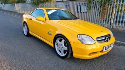 Lot 105 - 1999 MERCEDES SLK230