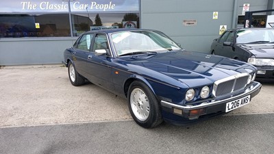 Lot 130 - 1994 JAGUAR XJ6 GOLD AUTO