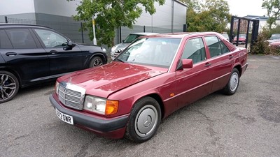 Lot 148 - 1994 MERCEDES E190 AUTO