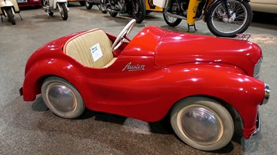 Lot 583 - AUSTIN J40 PEDAL CAR