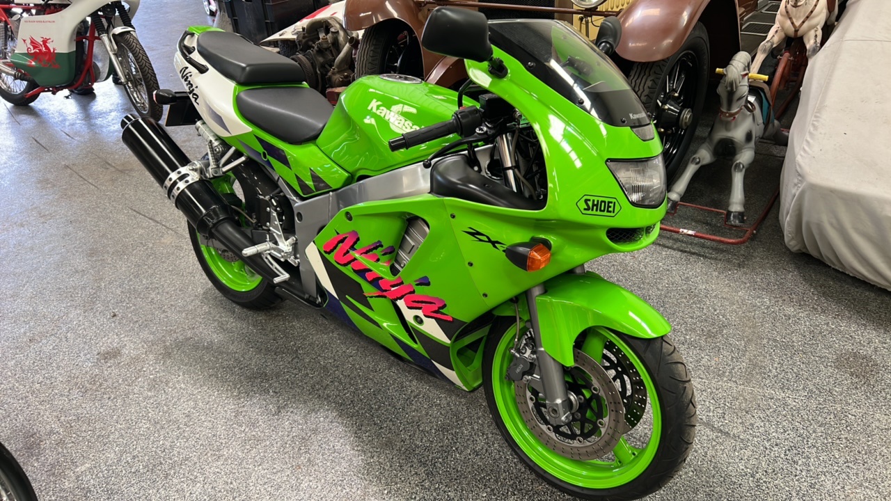 Lot 332 - 1997 KAWASAKI ZX 600-F3