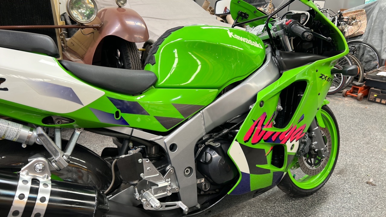 Lot 332 - 1997 KAWASAKI ZX 600-F3
