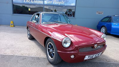 Lot 554 - 1977 MG B GT