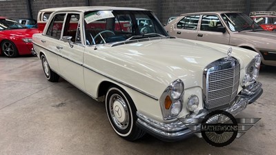 Lot 645 - 1971 MERCEDES 280S