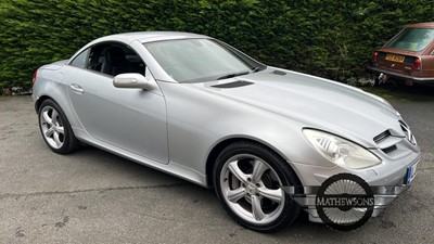 Lot 54 - 2004 MERCEDES SLK 350